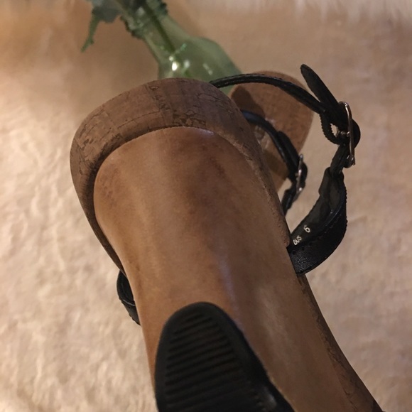 NWOT Kenneth Cole Reaction-Blk/wedge sandal. Sz 6 - Picture 5 of 8